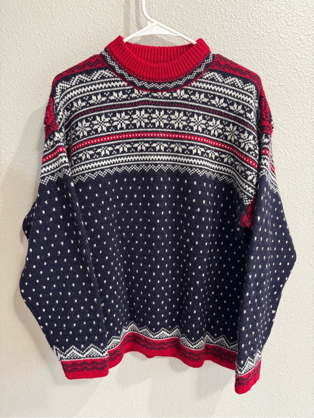 Vintage Lands' End Fair Isle Wool Sweater 100% wool 90s Hong Kong MED